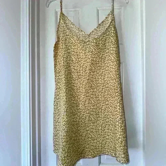 NWOT Mustard Yellow Floral Mini Dress Size Small - Picture 4 of 6